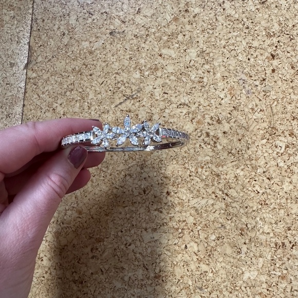 Bracelets - Picture 3 of 4